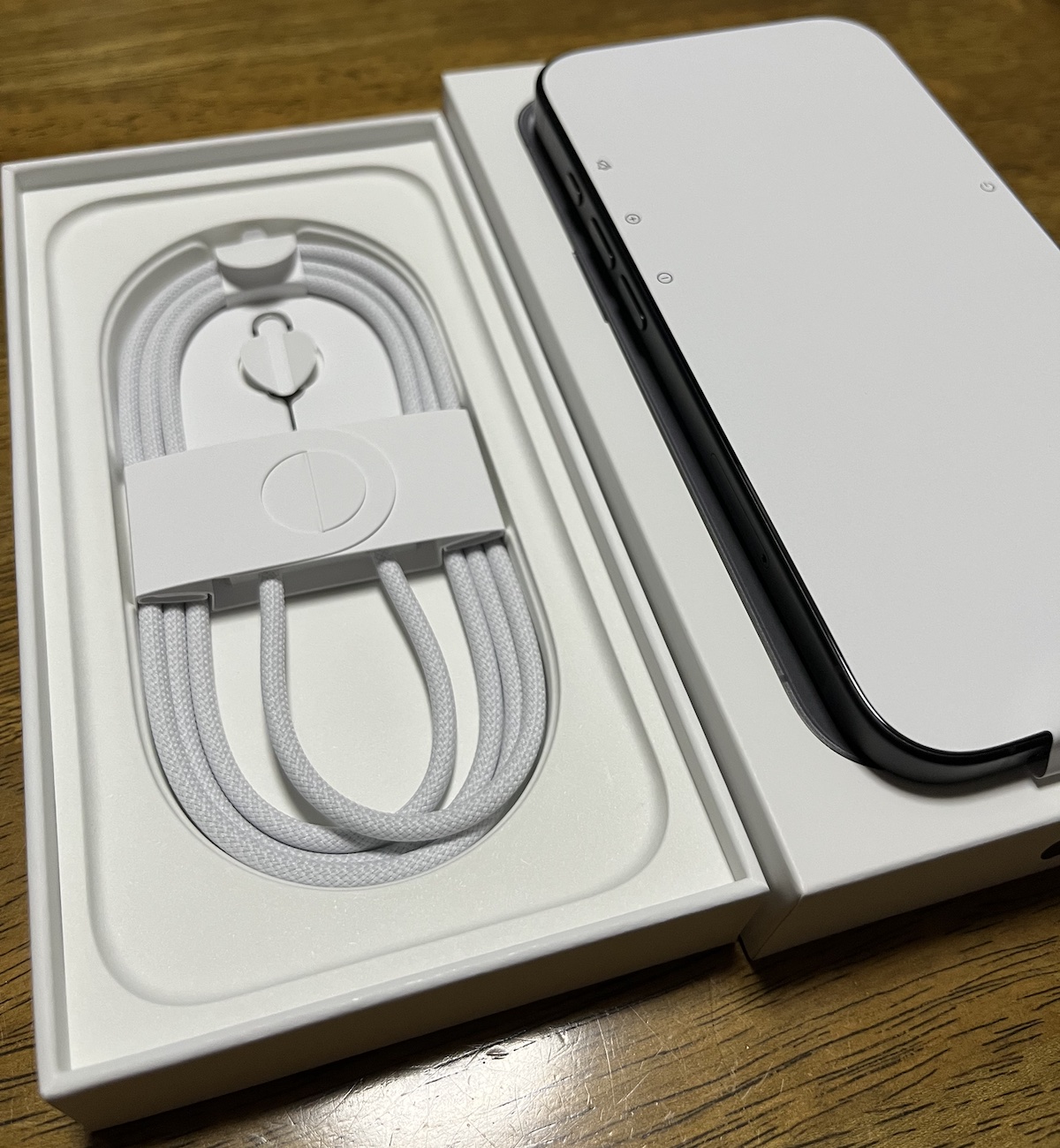 iPhone16内容物