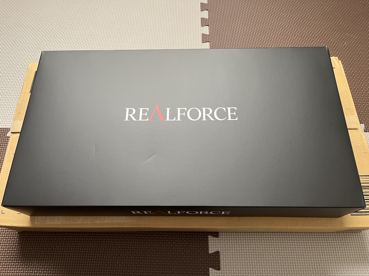 REALFORCE外箱